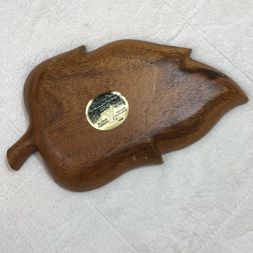 The MonkeyPod Tree Shops Leaf Shaped Divided Bowl - Picture 2 of 8